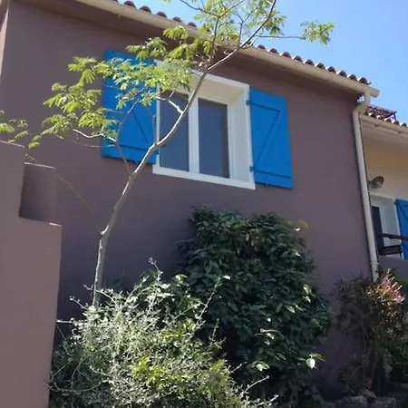 T3 Independant Dans Piscine Privee Vue Panoramique Tres Calme 4personnes Holiday home *