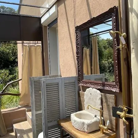 T3 Independant Dans Piscine Privee Vue Panoramique Tres Calme 4personnes * Порто-Веккьо